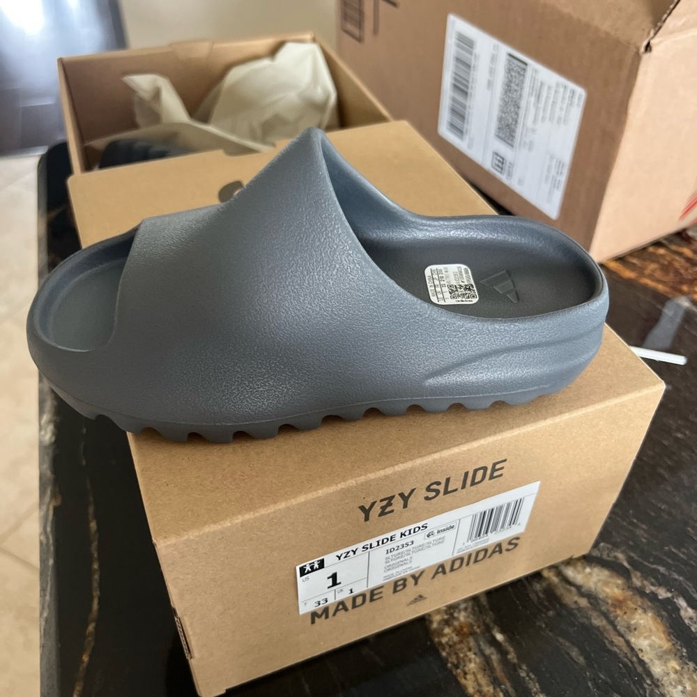 Yeezy Kids Slides